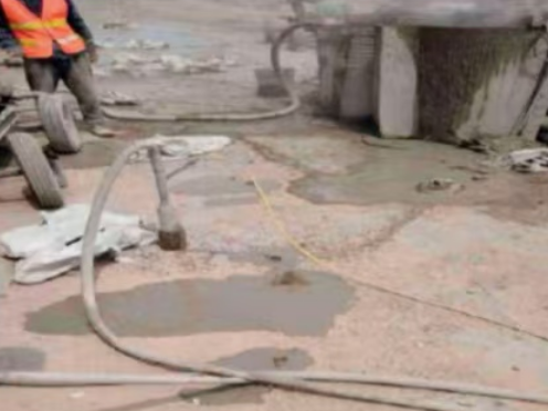 静安水泥混凝土路面板底注浆技术 路面脱空注浆整治方案